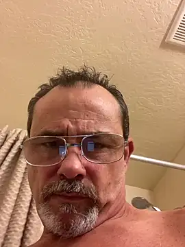 Crackerg73 online show from November 2025 04:33:02 AM