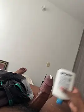 Snapshot of jhonnes_ chatting on December 2025 08:28:02 PM jhonnes online show from December 2025 08:28:02 PM