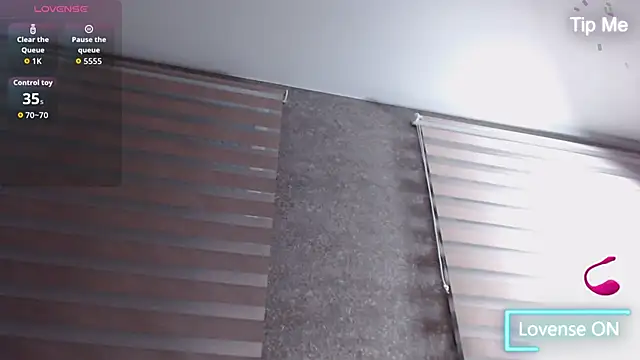 Snapshot of LillySquirtShot chatting on January 2026 11:42:02 PM LillySquirtShot online show from January 2026 11:42:02 PM