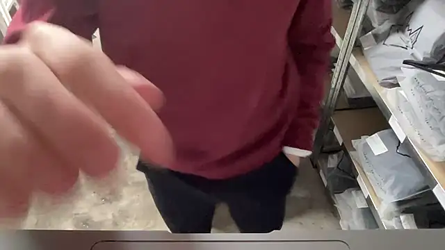 Snapshot of bullyboyy chatting on November 2025 07:47:02 PM bullyboyy online show from November 2025 07:47:02 PM