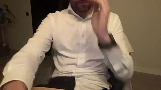 Snapshot of bullyboyy chatting on November 2025 06:24:02 AM bullyboyy online show from November 2025 06:24:02 AM