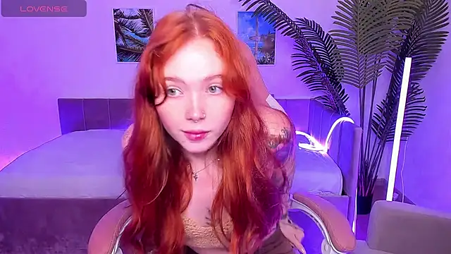 Maya Light online show from September 2025 01:43:01 AM