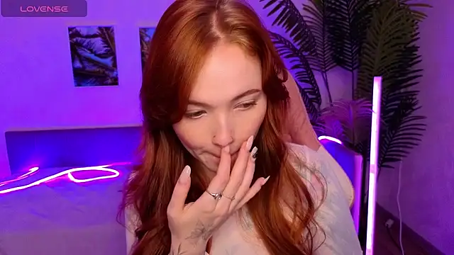 Maya Light online show from October 2025 02:12:02 AM