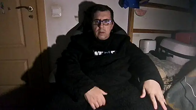 Snapshot of Usame_como_quieras chatting on February 2025 09:40:01 PM Usame como quieras online show from February 2025 09:40:01 PM