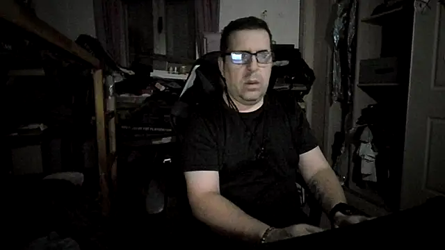 Snapshot of Usame_como_quieras chatting on December 2025 04:11:02 AM Usame como quieras online show from December 2025 04:11:02 AM