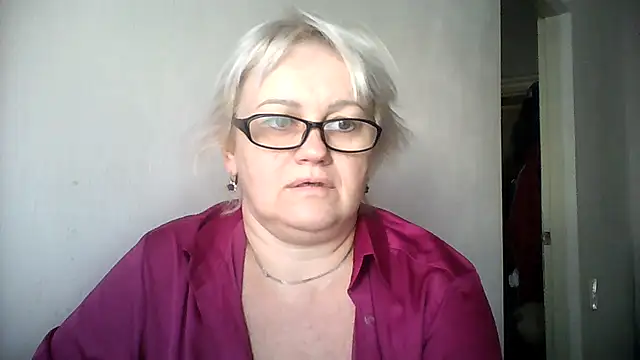 Snapshot of Mayya4321 chatting on September 2025 10:17:01 AM Mayya4321 online show from September 2025 10:17:01 AM