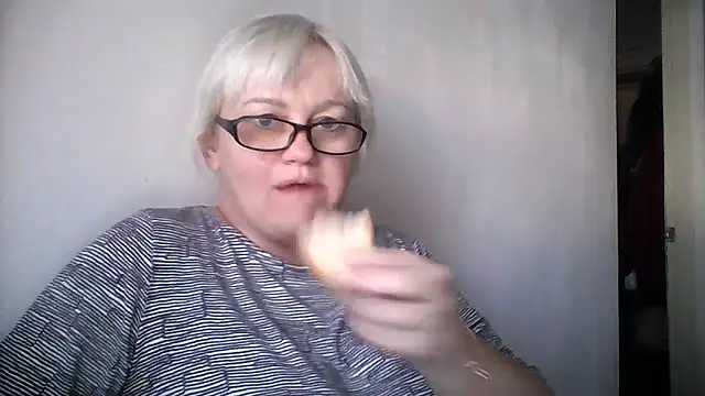 Snapshot of Mayya4321 chatting on September 2025 11:02:01 AM Mayya4321 online show from September 2025 11:02:01 AM