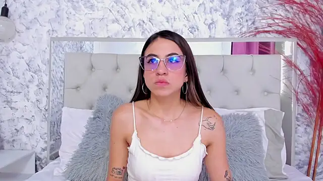 Ariana greenblat online show from November 2025 04:18:02 PM