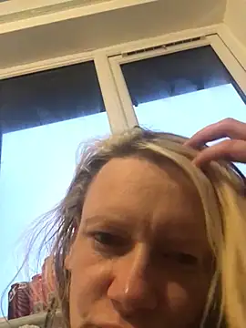 Snapshot of blondey206 chatting on February 2025 05:09:01 PM blondey206 online show from February 2025 05:09:01 PM