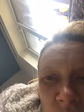 Snapshot of blondey206 chatting on February 2025 11:32:02 AM blondey206 online show from February 2025 11:32:02 AM