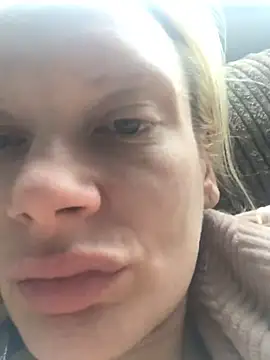 Snapshot of blondey206 chatting on February 2025 03:09:02 PM blondey206 online show from February 2025 03:09:02 PM