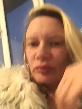 Snapshot of blondey206 chatting on March 2025 06:05:01 AM blondey206 online show from March 2025 06:05:01 AM