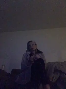 Snapshot of blondey206 chatting on March 2025 09:15:02 PM blondey206 online show from March 2025 09:15:02 PM