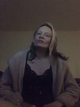 Snapshot of blondey206 chatting on March 2025 12:20:02 AM blondey206 online show from March 2025 12:20:02 AM