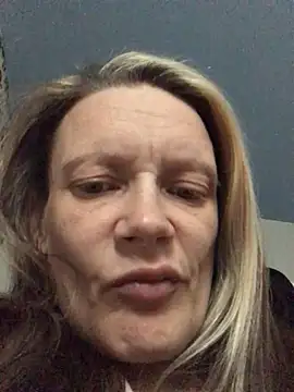 Snapshot of blondey206 chatting on February 2026 05:01:01 PM blondey206 online show from February 2026 05:01:01 PM