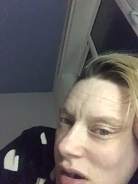 Snapshot of blondey206 chatting on March 2026 08:04:01 PM blondey206 online show from March 2026 08:04:01 PM