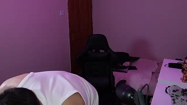 Snapshot of lucas_kazimm chatting on February 2025 07:42:02 PM lucas kazimm online show from February 2025 07:42:02 PM