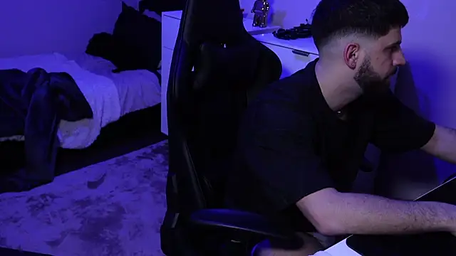 Snapshot of lucas_kazimm chatting on February 2025 12:39:02 PM lucas kazimm online show from February 2025 12:39:02 PM