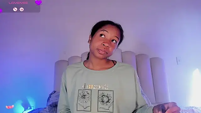 Zaira Rose  online show from September 2025 12:41:01 PM