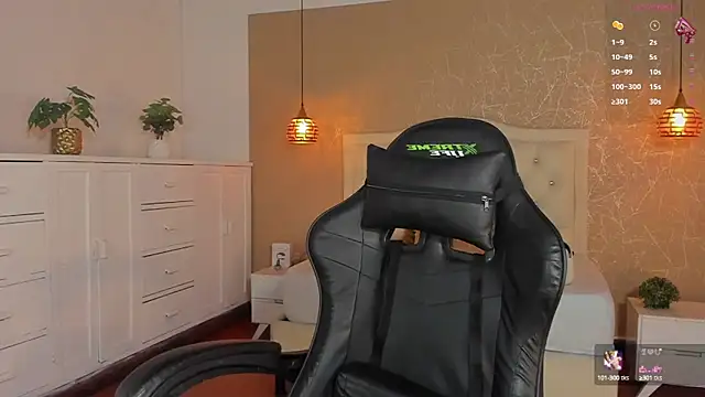 Snapshot of Hadley_ chatting on October 2025 02:21:02 AM Hadley online show from October 2025 02:21:02 AM