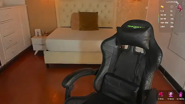 Snapshot of Hadley_ chatting on October 2025 03:14:01 AM Hadley online show from October 2025 03:14:01 AM