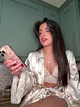 Snapshot of cute_carly_ chatting on February 2025 05:42:02 PM cute carly online show from February 2025 05:42:02 PM