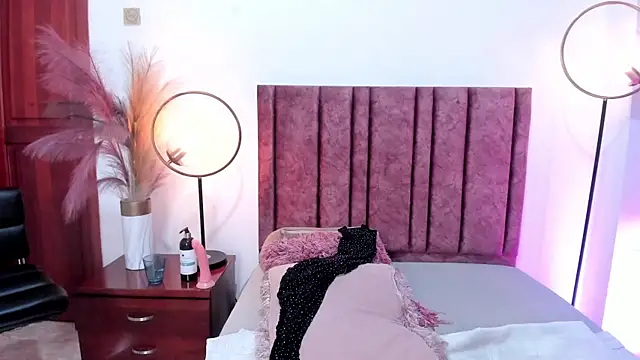 RebecaSanderss online show from March 2025 05:49:01 PM