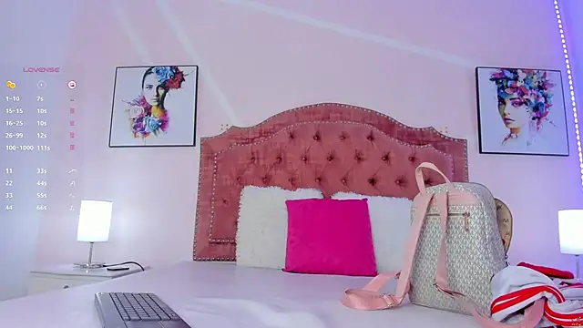 Snapshot of Mia_greco_ chatting on March 2025 08:08:01 PM Mia greco online show from March 2025 08:08:01 PM