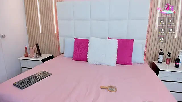 Snapshot of Mia_greco_ chatting on October 2025 08:11:02 PM Mia greco online show from October 2025 08:11:02 PM