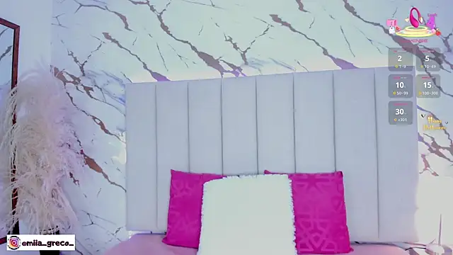 Snapshot of Mia_greco_ chatting on November 2025 08:43:02 PM Mia greco online show from November 2025 08:43:02 PM