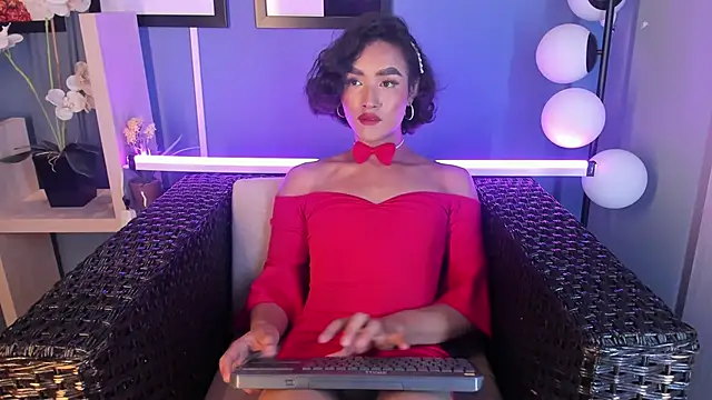 AliDiaz  online show from February 2025 07:42:01 PM