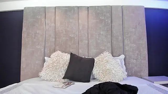 AliDiaz  online show from April 2026 06:58:01 PM