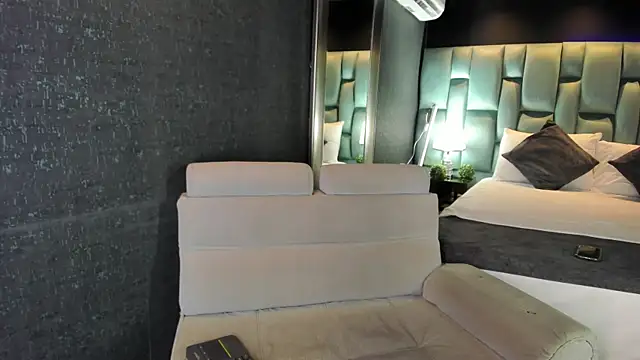 Snapshot of AliDiaz_ chatting on June 2026 06:18:02 PM AliDiaz online show from June 2026 06:18:02 PM