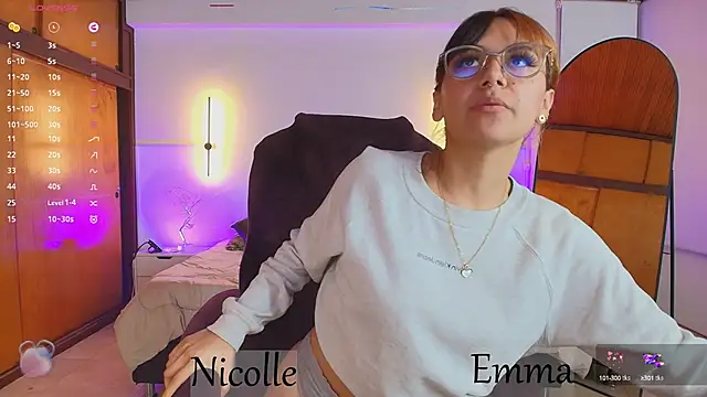Snapshot of _Emma11 chatting on February 2025 10:43:02 PM Emma11 online show from February 2025 10:43:02 PM