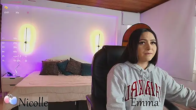 Snapshot of _Emma11 chatting on February 2025 07:21:01 PM Emma11 online show from February 2025 07:21:01 PM
