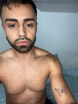 Snapshot of hornytwins15 chatting on February 2025 04:31:01 AM hornytwins15 online show from February 2025 04:31:01 AM