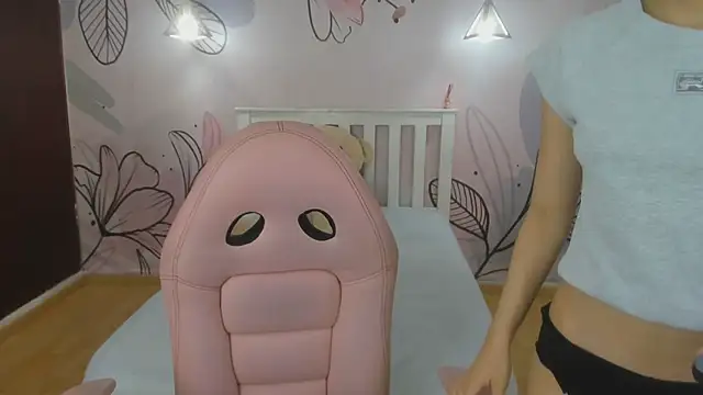 Snapshot of mia_vanucci1 chatting on March 2025 03:21:01 PM mia vanucci1 online show from March 2025 03:21:01 PM