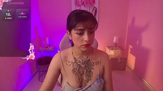 Snapshot of Adri_Gomez_ chatting on September 2025 04:01:01 AM Adri Gomez online show from September 2025 04:01:01 AM