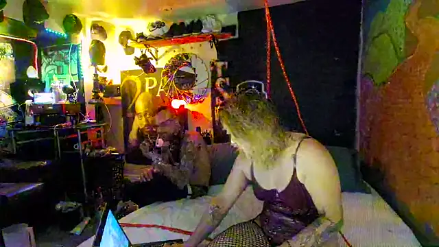 RhyleeRaine online show from October 2025 01:06:01 AM