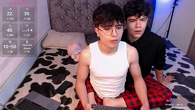 Snapshot of stiven_and_ale chatting on February 2025 06:10:02 AM stiven and ale online show from February 2025 06:10:02 AM