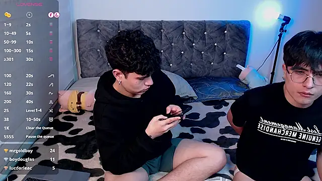 Snapshot of stiven_and_ale chatting on February 2025 10:49:02 AM stiven and ale online show from February 2025 10:49:02 AM