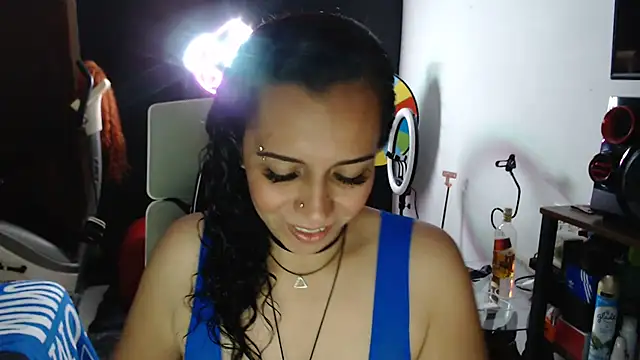 Snapshot of AliceSweet4U chatting on March 2025 03:22:02 AM AliceSweet4U online show from March 2025 03:22:02 AM