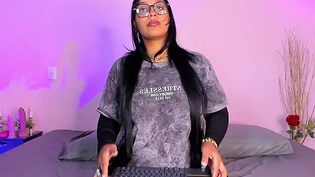 Snapshot of aleya_bliss chatting on January 2025 12:37:02 PM aleya bliss online show from January 2025 12:37:02 PM