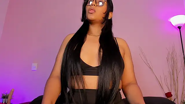 Snapshot of aleya_bliss chatting on February 2025 01:10:02 PM aleya bliss online show from February 2025 01:10:02 PM