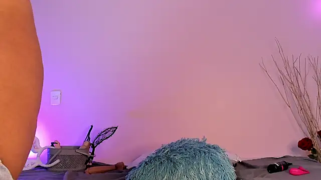 Snapshot of aleya_bliss chatting on February 2025 07:05:02 PM aleya bliss online show from February 2025 07:05:02 PM