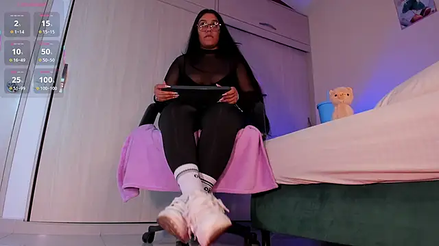 Snapshot of aleya_bliss chatting on October 2025 03:12:02 AM aleya bliss online show from October 2025 03:12:02 AM