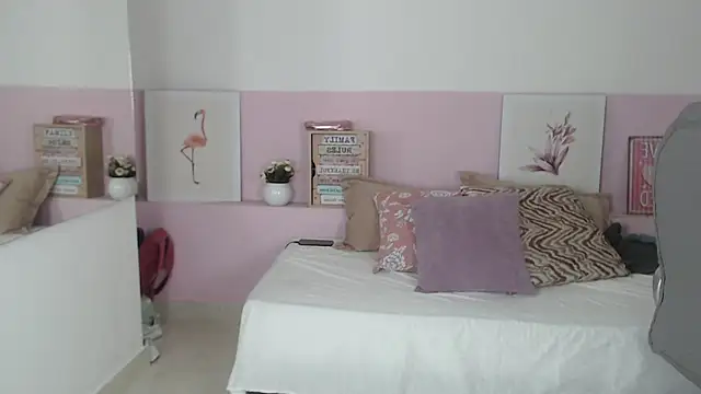 Snapshot of brendathompson_ chatting on February 2025 01:31:02 PM brendathompson online show from February 2025 01:31:02 PM