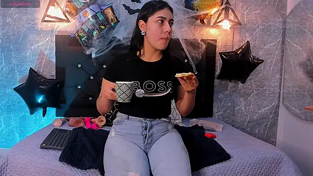 emberhodson online show from October 2025 11:57:02 AM