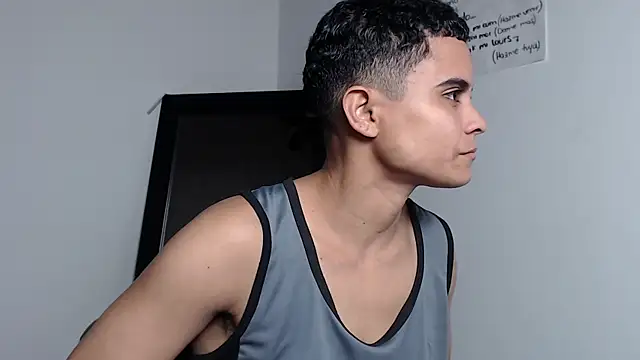 Snapshot of Liiamthompson chatting on February 2025 11:01:01 PM Liiamthompson online show from February 2025 11:01:01 PM