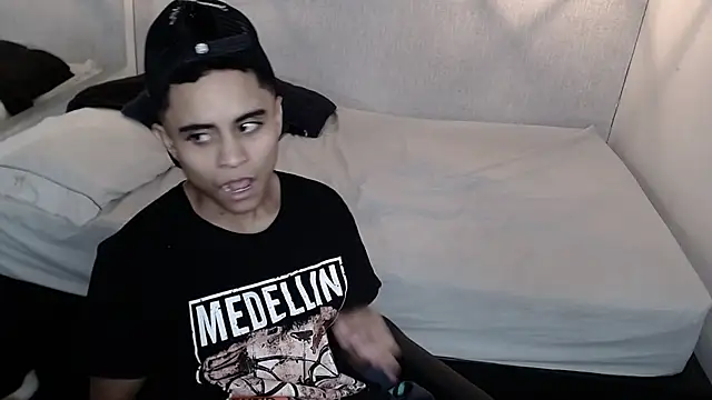 Snapshot of Liiamthompson chatting on March 2025 02:56:02 PM Liiamthompson online show from March 2025 02:56:02 PM